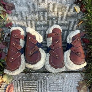 Beval Sheepskin Open Front Boots